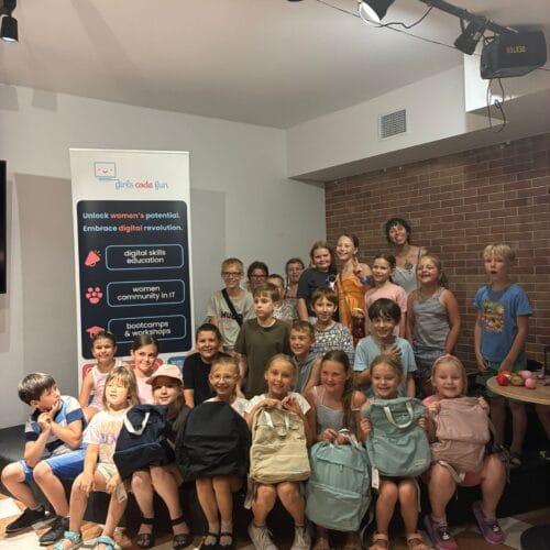 Girls Code Fun przekazuje wyprawkę szkolną